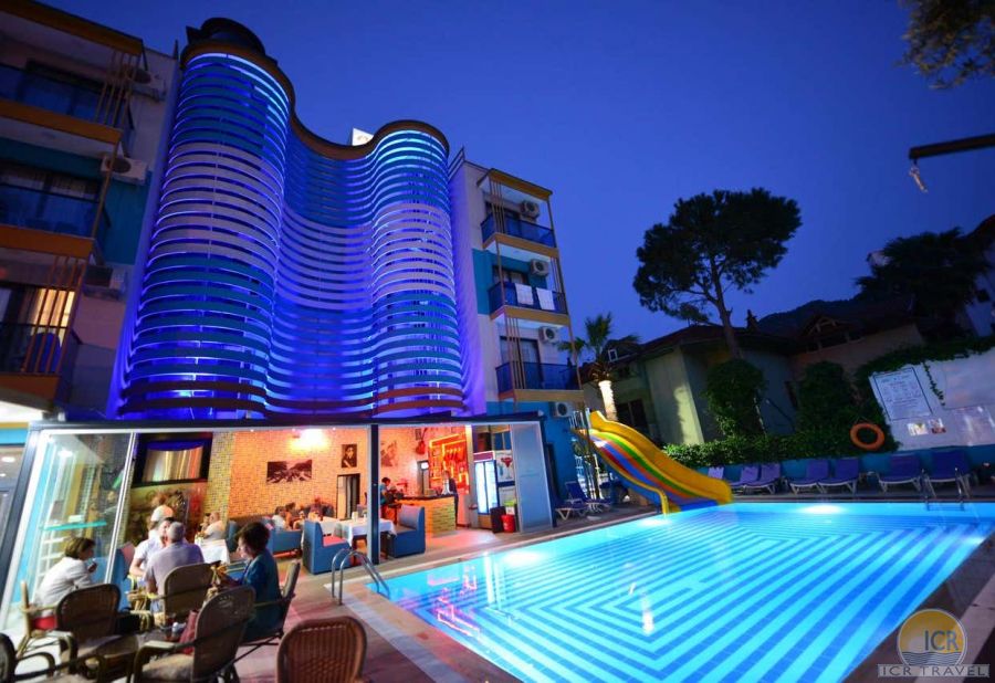 Yade Hotel havuz