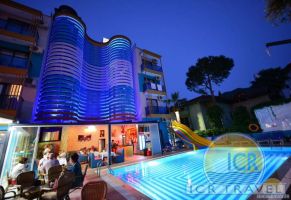 Yade Hotel havuz